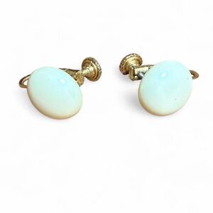 Vintage Signed Marvella Faux Pearl Screw-back Earrings.